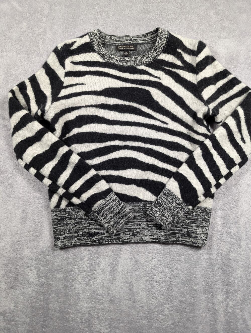 Banana Republic Sweater Womens Medium Zebra Print Italian Merino Blend Knit